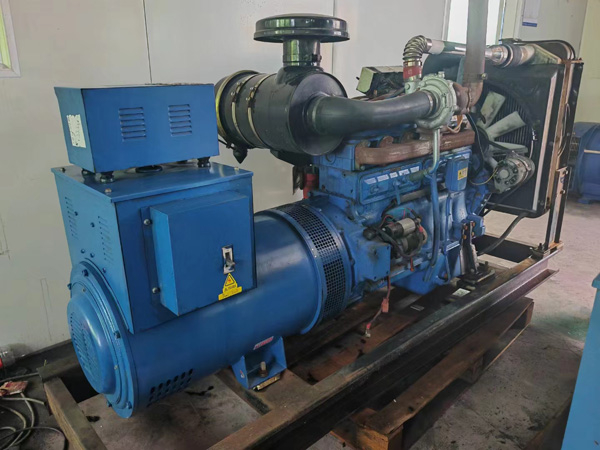 延津100kW柴油发电机组使用多级机油有哪些优缺点？